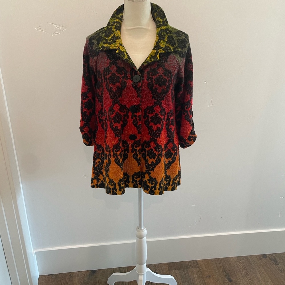 Beni Vie Colorful Wool Blend Jacket. Retro Y2K Print. Peplum style drop sleeves.